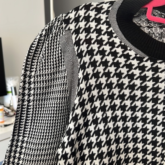 CDG - Picture 3 of 7